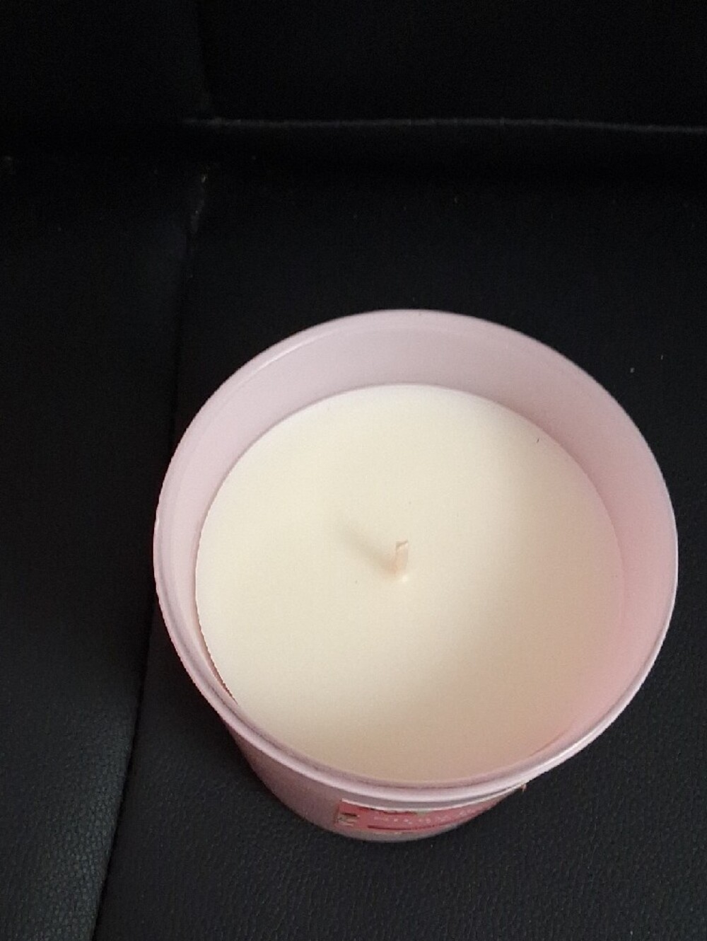 Strawberry Cream Scented Candle - Pink - Picture 4 of 4